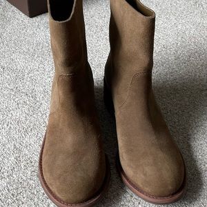 Brand New Tory Burch mid heel booties